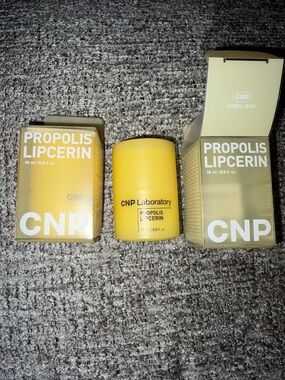 CNP Propolis Lipcerin QTY 2